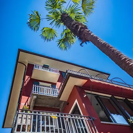 Boutique And Garden Bed & Breakfast *