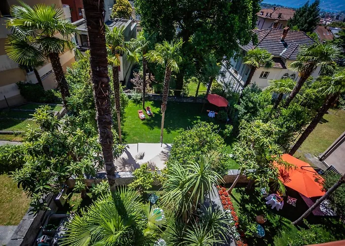 Boutique And Garden Bed and Breakfast