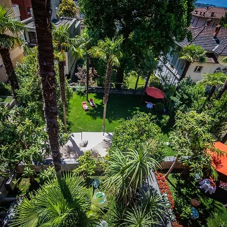 Boutique And Garden Bed & Breakfast