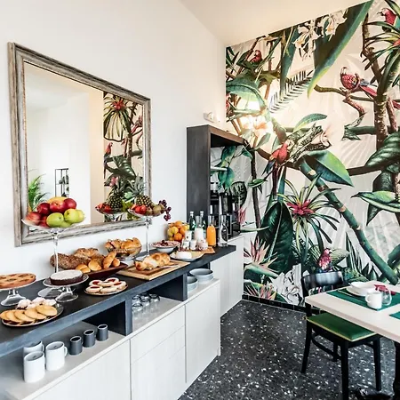 Boutique And Garden * Muralto