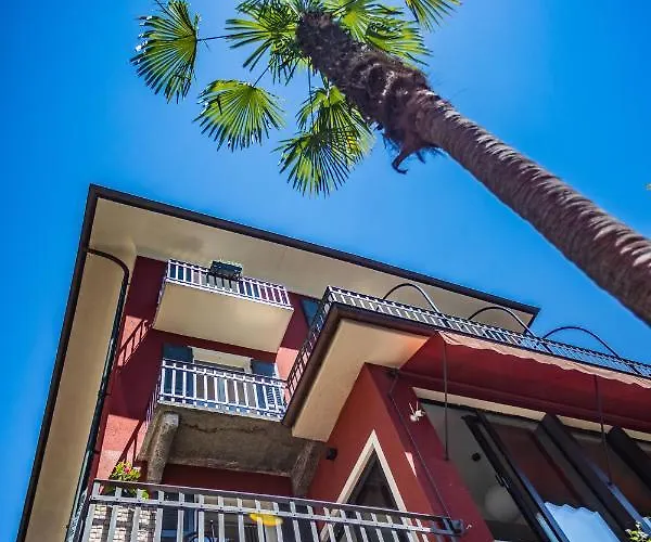 Boutique And Garden Bed & Breakfast 3*